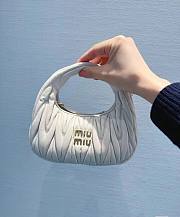 Bagsaaa Miumiu Wander Matelassé Nappa Leather Hobo Mini-bag White - 14x17.5x5.5 cm - 1