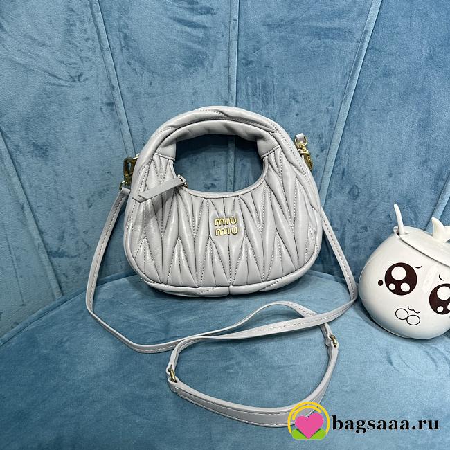 Bagsaaa Miumiu Wander Matelassé Nappa Leather Hobo Mini-bag Pearl Gray - 14x17.5x5.5 cm - 1