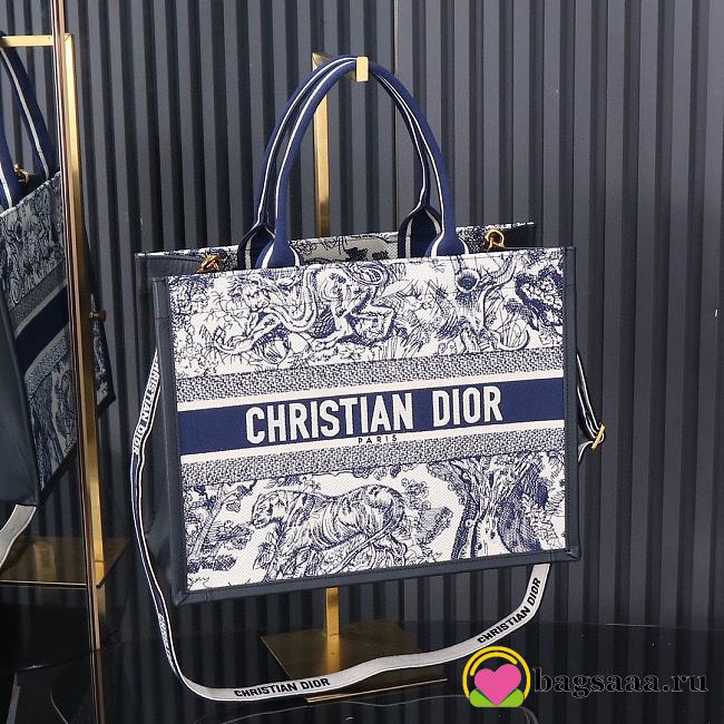 Bagsaaa Medium Dior Book Tote White and Navy Blue Toile de Jouy Sauvage Embroidery with Navy Blue Calfskin - 36.5 x 28 x 17.5 cm - 1