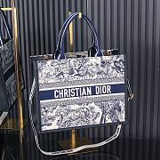 Bagsaaa Medium Dior Book Tote White and Navy Blue Toile de Jouy Sauvage Embroidery with Navy Blue Calfskin - 36.5 x 28 x 17.5 cm - 1