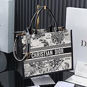 Bagsaaa Medium Dior Book Tote Latte Multicolor Dior Zodiac Embroidery and Black Calfskin - 36.5 x 28 x 17.5 cm - 1