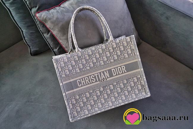 Bagsaaa Medium Dior Book Tote Ecru and Gray Dior Oblique Embroidery - 36 x 27.5 x 16.5 cm - 1