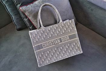 Bagsaaa Medium Dior Book Tote Ecru and Gray Dior Oblique Embroidery - 36 x 27.5 x 16.5 cm