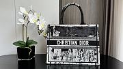 Bagsaaa Medium Dior Book Tote White and Black New York Embroidery - 36 x 27.5 x 16.5 cm - 1