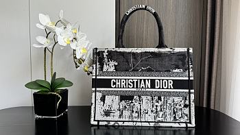 Bagsaaa Medium Dior Book Tote White and Black New York Embroidery - 36 x 27.5 x 16.5 cm