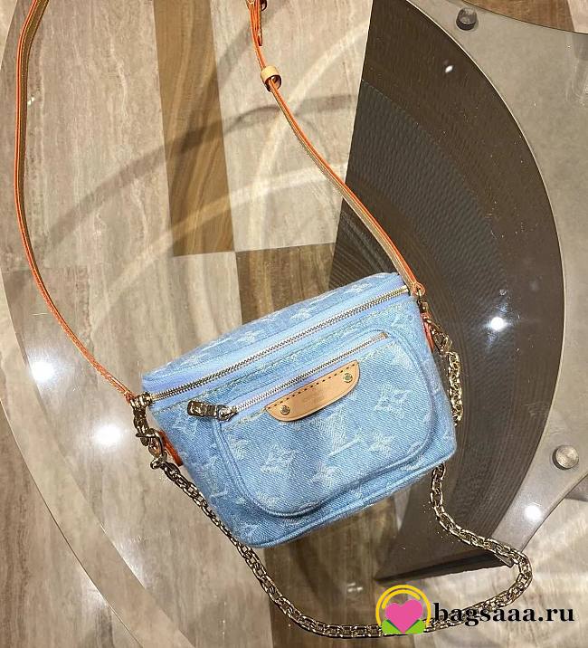 Bagsaaa Louis Vuitton M83353 Mini Bumbag Sky Blue - 17 x 12 x 9.5 cm - 1