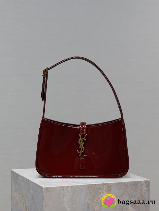 Bagsaaa YSL Le 5 À 7 In Patent Leather Red 657228 - 23 X 16 X 6.5 CM - 1