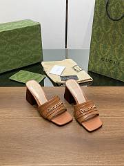 Bagsaaa Gucci Signoria Slide Sandal 786595 Brown - 1