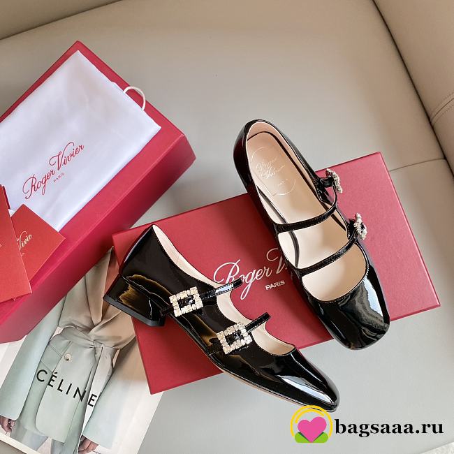 Bagsaaa Roger Vivier Trés Vivier Strass Buckle Mini Babies Ballerinas in Patent Leather - 1