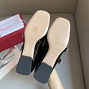 Bagsaaa Roger Vivier Trés Vivier Strass Buckle Mini Babies Ballerinas in Patent Leather - 4