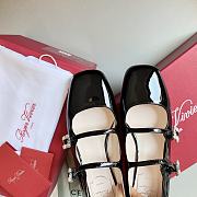 Bagsaaa Roger Vivier Trés Vivier Strass Buckle Mini Babies Ballerinas in Patent Leather - 2