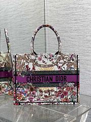 Bagsaaa Medium Dior Book Tote Ecru Multicolor Dior 4 Saisons Été Soleil Embroidery - 36 x 27.5 x 16.5 cm - 1