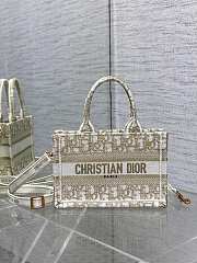 Bagsaaa Mini Dior Book Tote Gold-Tone Dior Oblique Embroidery - 21.5 x 13 x 7.5 cm - 1