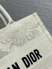 Bagsaaa Medium Dior Book Tote White Toile de Jouy Soleil Macramé Embroidery - 36 x 27.5 x 16.5 cm - 5