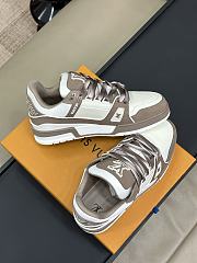 Bagsaaa LV Trainer Sneaker Taupe Gradient laces - 3