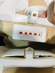 Bagsaaa Marni Tropicalia Micro Bag in white leather and raffia-effect fabric - 3