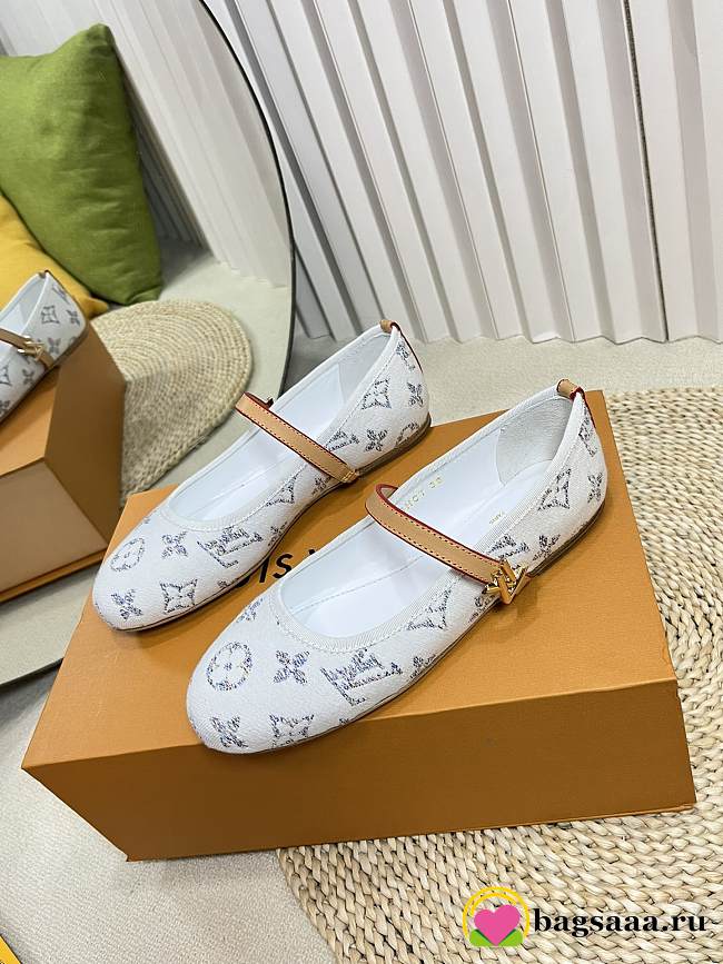 Bagsaaa Louis Vuitton Romy Flat Ballerina White - 1