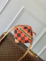 Bagsaaa Louis Vuitton N40548 Chess Messenger Orange - 24 x 24 x 8 cm - 1