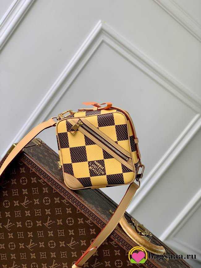 Bagsaaa Louis Vuitton N40562 Chess Messenger Yellow - 24 x 24 x 8 cm - 1