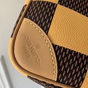 Bagsaaa Louis Vuitton N40562 Chess Messenger Yellow - 24 x 24 x 8 cm - 5