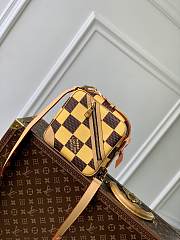 Bagsaaa Louis Vuitton N40562 Chess Messenger Yellow - 24 x 24 x 8 cm - 2