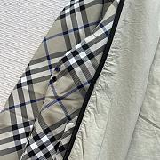 Bagsaaa Burberry Cropped Reversible Check Jacket Gray - 3