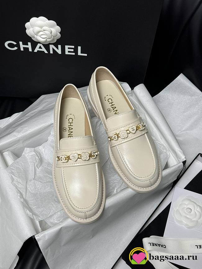 Bagsaaa Chanel Moccasins Cream G45785 - 1