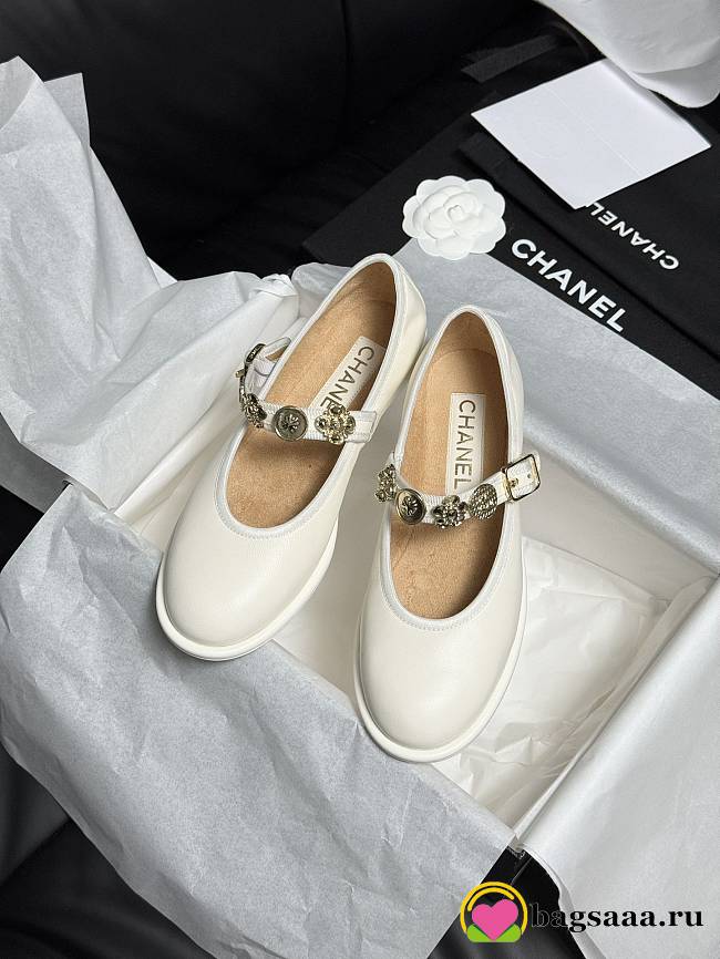 Bagsaaa Chanel Mary Janes G45778 White - 1