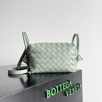 Bagsaaa Bottega Veneta Small Loop Cross-Body Bag New sauge - 19*12*9cm