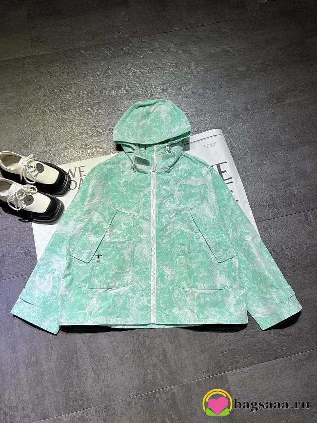 Bagsaaa Dioriviera Hooded Anorak White and Aquamarina Technical Taffeta Jacquard with Toile de Jouy Sauvage Motif - 1