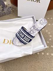 Bagsaaa Dior Dway Slide Embroidered Cotton and White and Blue Toile de Jouy Soleil Motif - 4