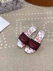 Bagsaaa Dior Dway Slide White and Red Embroidered Cotton with Le Cœur des Papillons Motif - 3