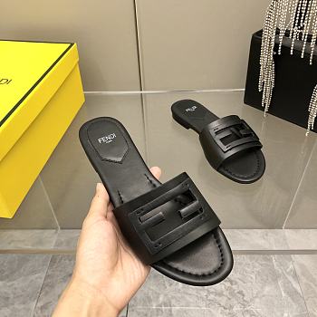 Bagsaaa Fendi Baguette Black leather slides