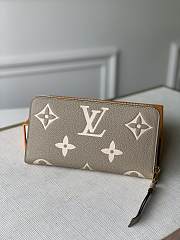 Bagsaaa Louis Vuitton M69794 Zippy Wallet Grey/Cream - 19.5 x 10.5 x 2.5 cm - 1