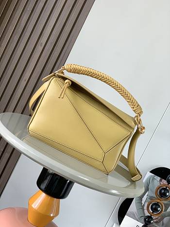 Bagsaaa Loewe Small Puzzle bag in mellow calfskin yellow - 24*10.5*16 cm