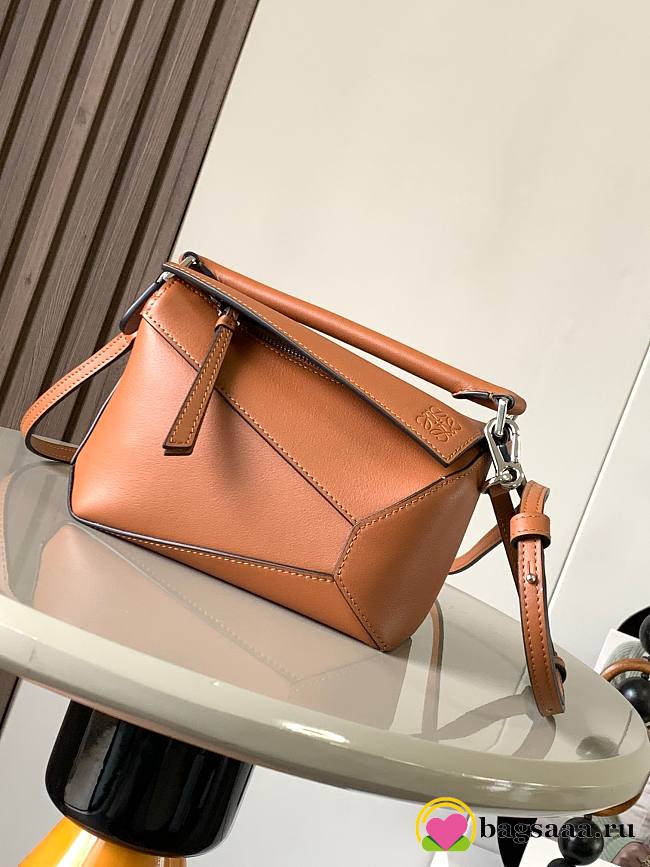 Bagsaaa Loewe Mini Puzzle bag in classic calfskin brown - 18x8x12 cm - 1