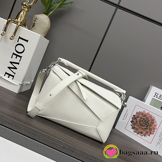 Bagsaaa Loewe Small Puzzle bag in soft grained calfskin white - 24X16.5X10.5 cm - 1