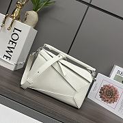 Bagsaaa Loewe Small Puzzle bag in soft grained calfskin white - 24X16.5X10.5 cm - 1