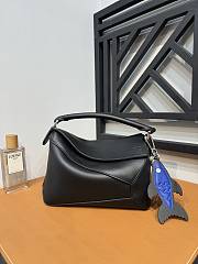 Bagsaaa Loewe Small Puzzle bag in classic calfskin black - 24X16.5X10.5 cm - 1