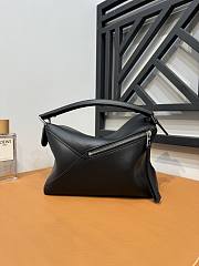 Bagsaaa Loewe Small Puzzle bag in classic calfskin black - 24X16.5X10.5 cm - 3