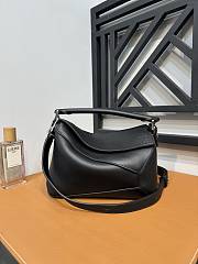 Bagsaaa Loewe Small Puzzle bag in classic calfskin black - 24X16.5X10.5 cm - 2