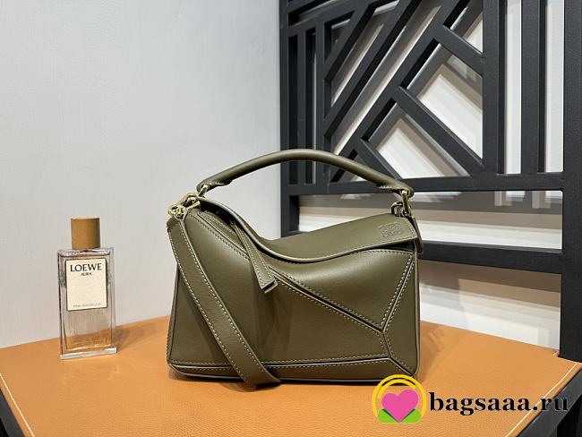 Bagsaaa Loewe Small Puzzle bag in classic calfskin khaki - 24X16.5X10.5 cm - 1