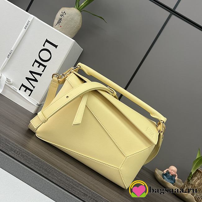 Bagsaaa Loewe Small Puzzle bag in classic calfskin light yellow - 24X16.5X10.5 cm - 1