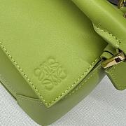 Bagsaaa Loewe Small Puzzle bag in classic calfskin meadow green - 24X16.5X10.5 cm - 2