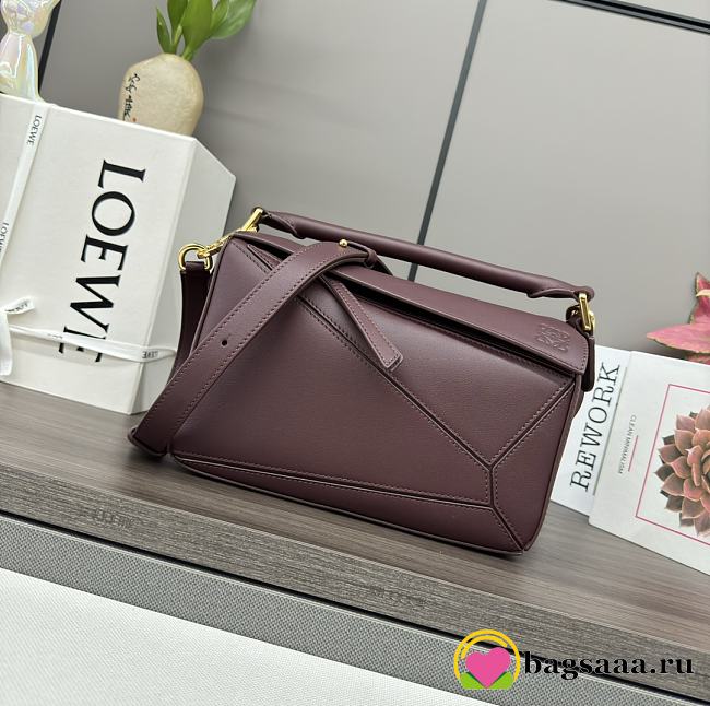 Bagsaaa Loewe Small Puzzle bag in classic calfskin burgundy - 24X16.5X10.5 cm - 1