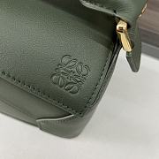 Bagsaaa Loewe Small Puzzle bag in classic calfskin bottle green - 24X16.5X10.5 cm - 3