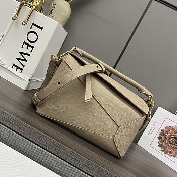 Bagsaaa Loewe Small Puzzle bag in soft grained calfskin sand - 24X16.5X10.5 cm