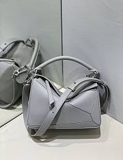 Bagsaaa Loewe Small Puzzle bag in soft grained calfskin pearl grey - 24X16.5X10.5 cm - 4