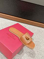 Bagsaaa Valentino Vlogo Cut-Out Calfskin Slide Sandal Brown - 4