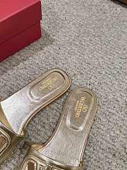 Bagsaaa Valentino Vlogo Cut-Out Laminated Nappa Leather Slide Sandal - 3